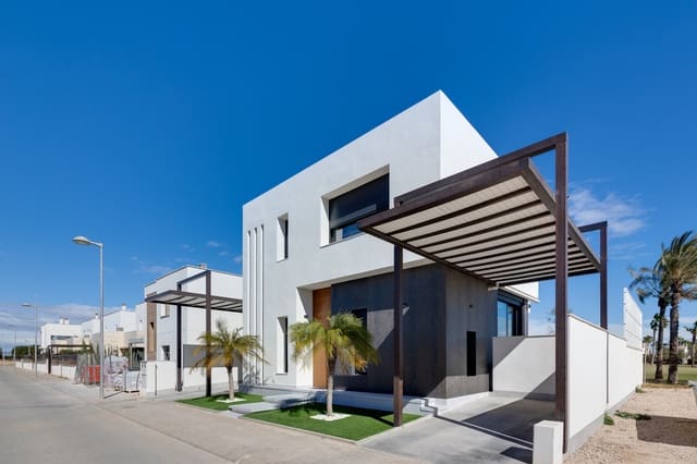 Chalet de 3 habitaciones en Pinar de Campoverde, Pilar de la Horadada en venta con piscina garaje - 584.000 € (Ref: 9730906)