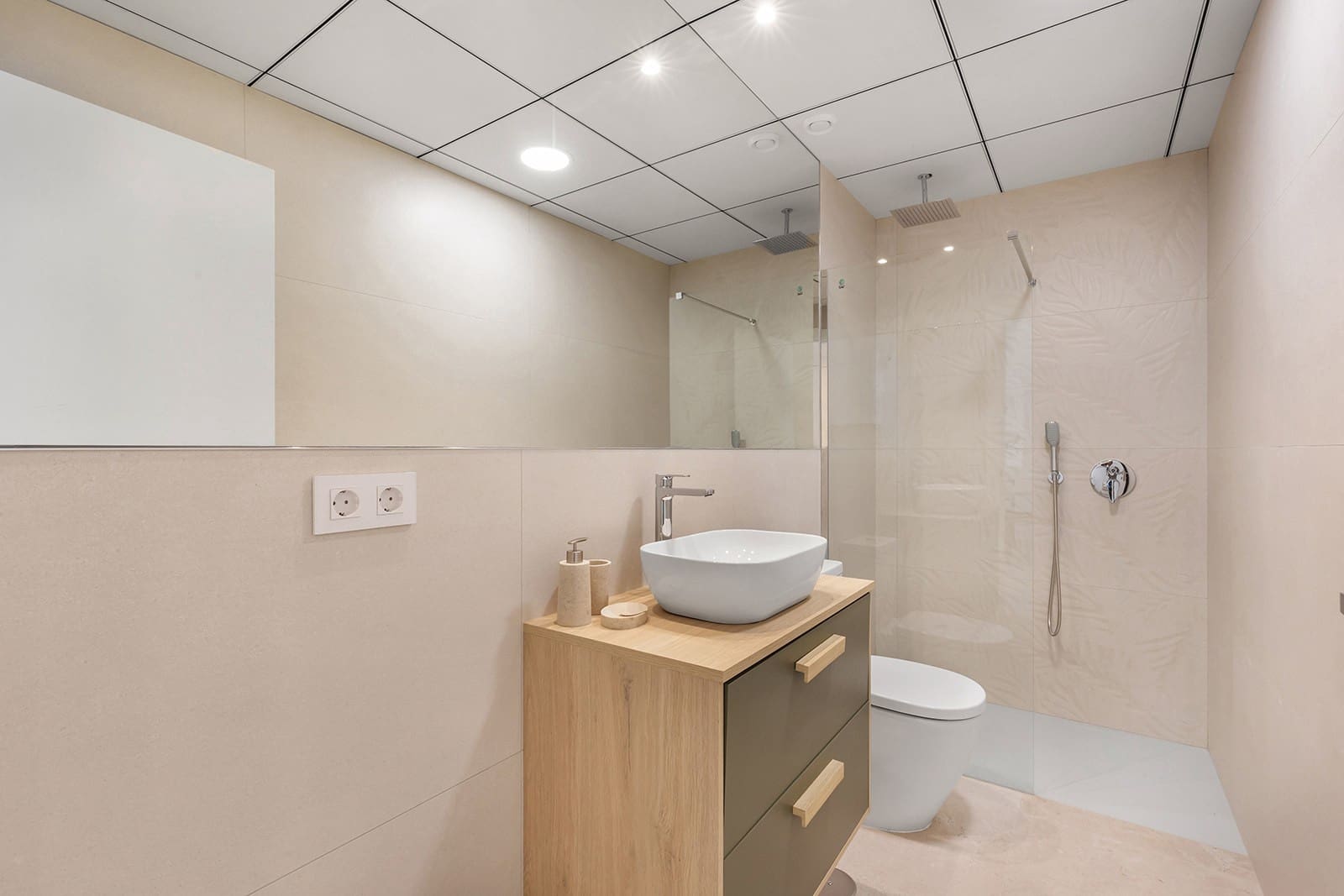 3 sypialnia Apartament na sprzedaż w Los Alcazares z basenem garażem - 309 900 € (Ref: 9775916)