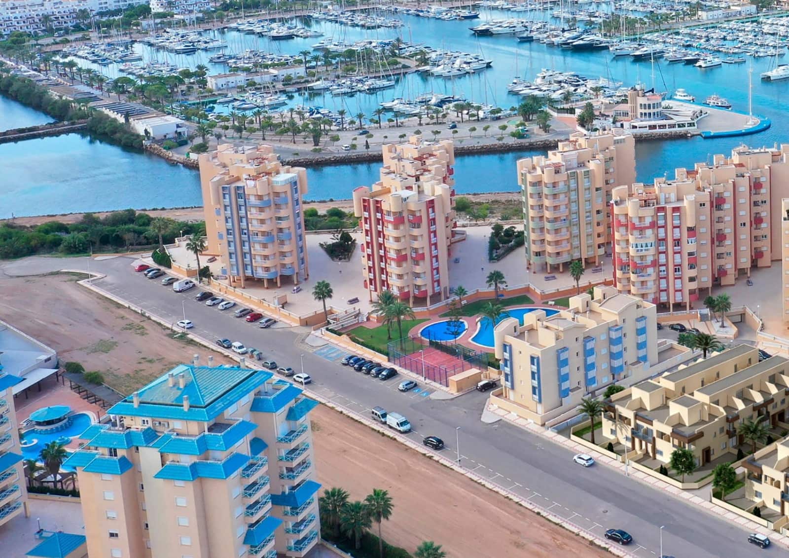 3 quarto Apartamento para venda em La Manga del Mar Menor com piscina - 254 000 € (Ref: 9805214)
