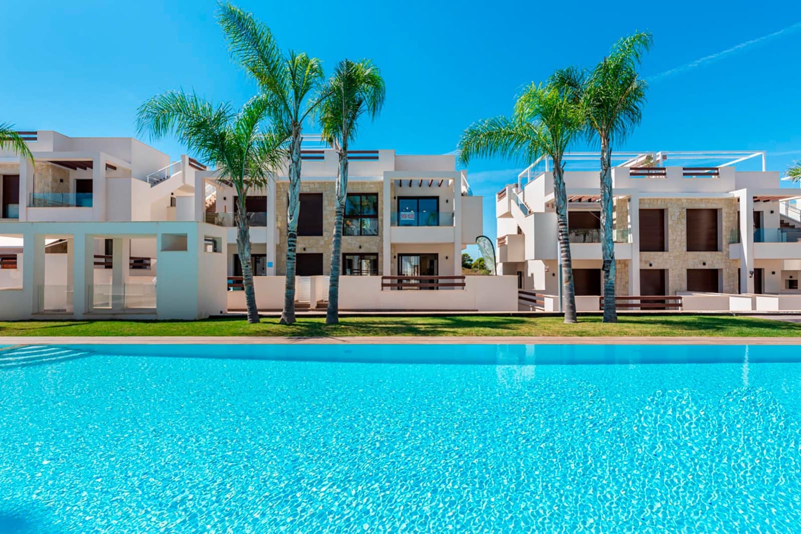 2 soveværelse Bungalow til salg i Torrevieja med swimmingpool garage - € 265.000 (Ref: 9838258)