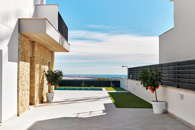 3 slaapkamer Villa te koop in San Miguel de Salinas met zwembad garage - € 1.000.000 (Ref: 9838402)