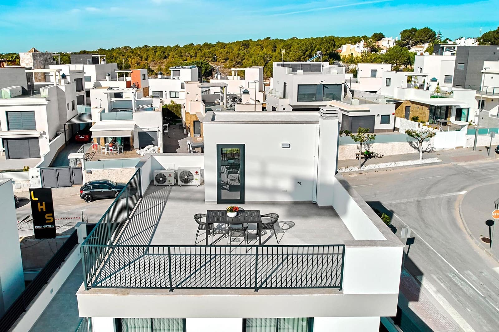 3 bedroom Villa for sale in San Miguel de Salinas with pool garage - € 1,000,000 (Ref: 9838402)