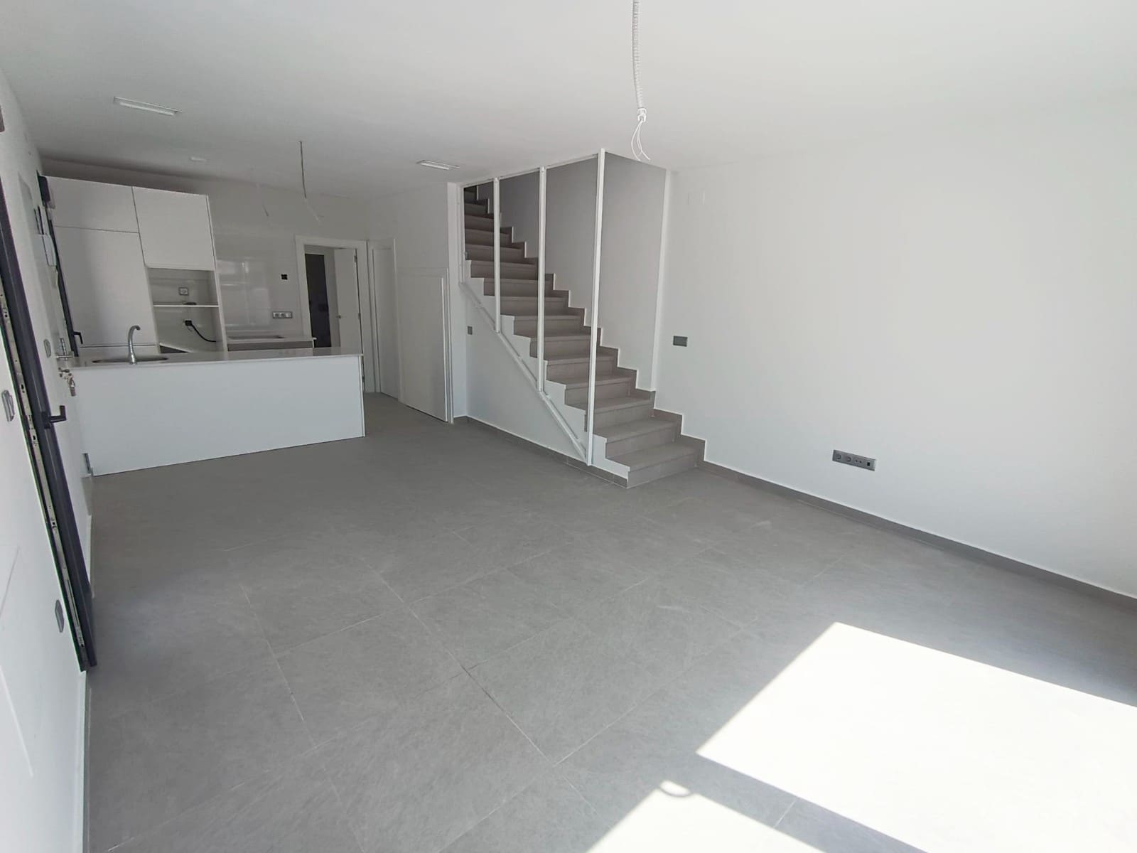 3 sypialnia Willa na sprzedaż w Daya Nueva z basenem garażem - 317 000 € (Ref: 9838403)