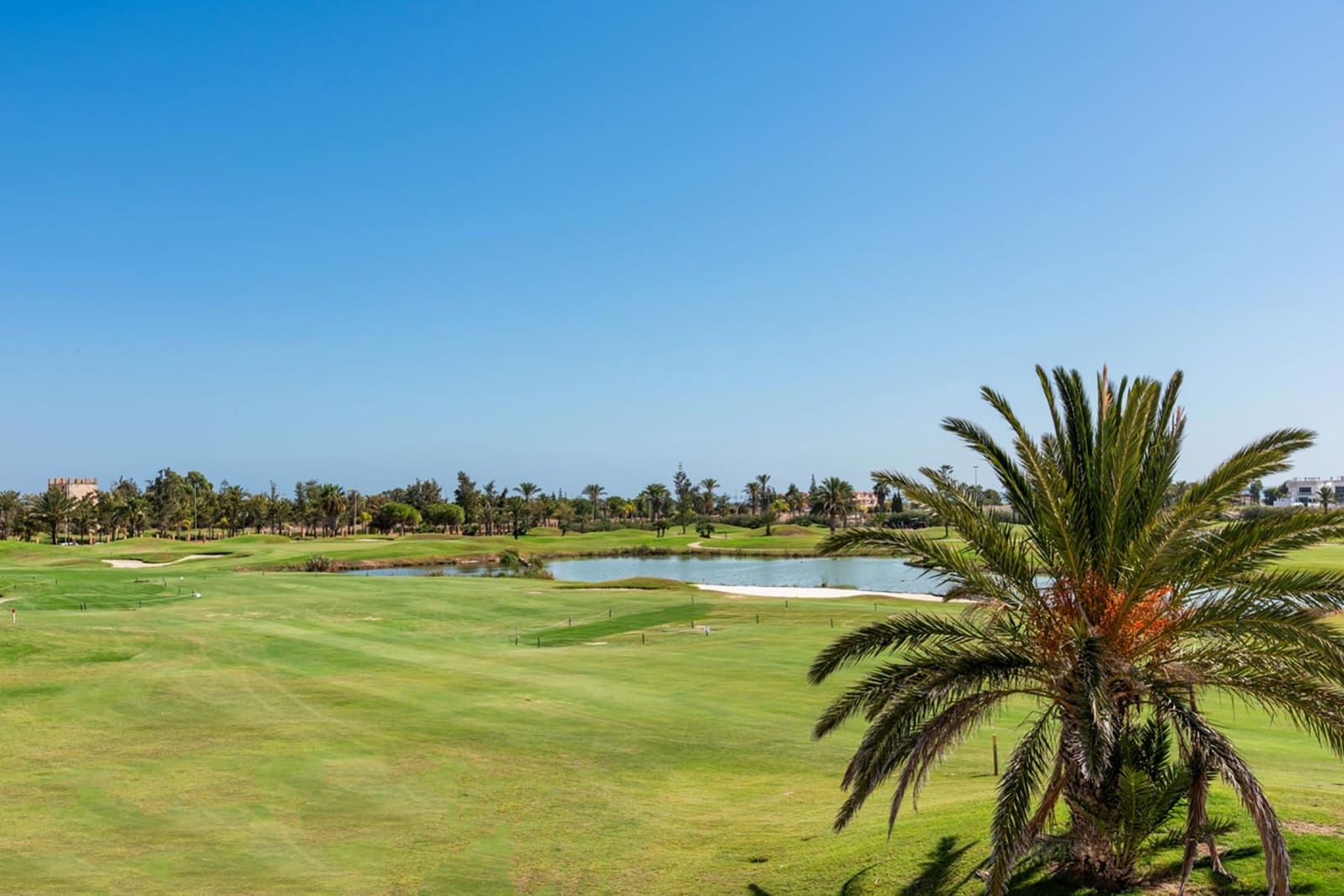 3 slaapkamer Villa te koop in Los Alcazares met zwembad garage - € 619.000 (Ref: 9844477)