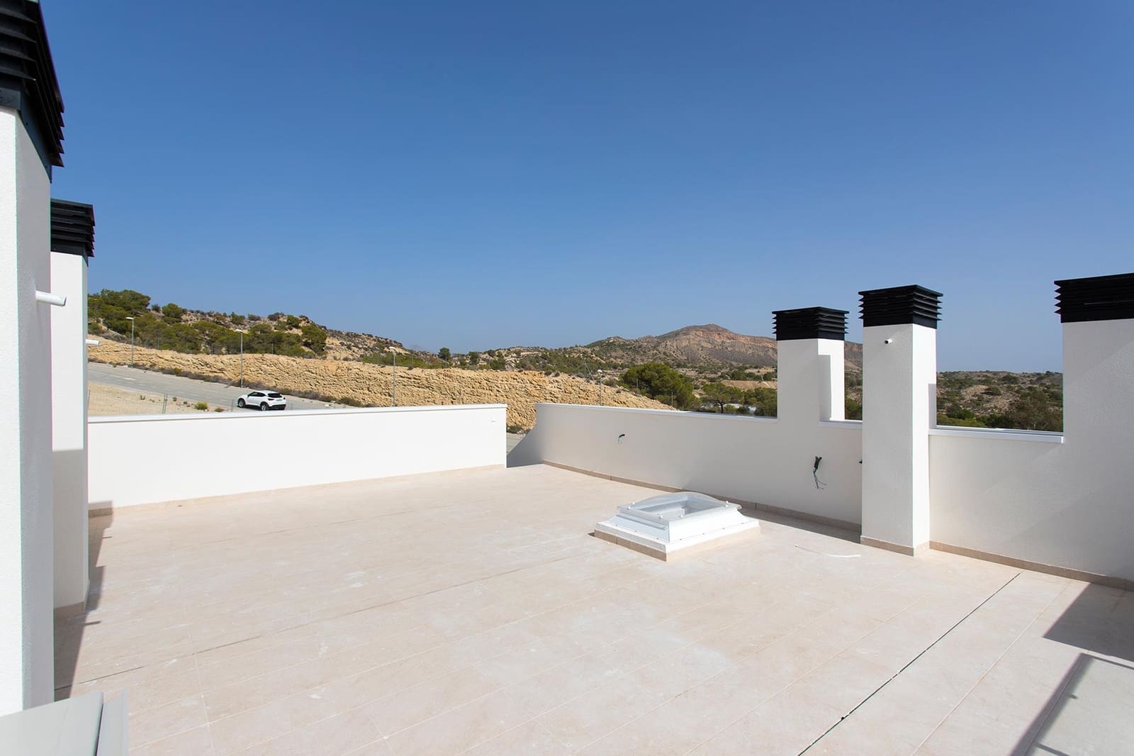 3 soveværelse Villa til salg i Monforte del Cid med swimmingpool garage - € 365.000 (Ref: 9914576)