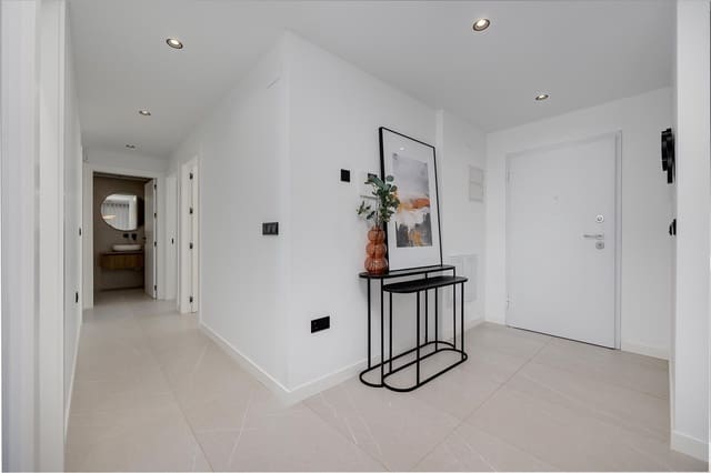 3 soverom Villa til salgs i Aguas Nuevas, Torrevieja med svømmebasseng garasje - € 585 000 (Ref: 9944437)