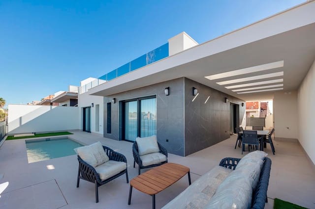 3 soverom Villa til salgs i Aguas Nuevas, Torrevieja med svømmebasseng garasje - € 585 000 (Ref: 9944437)