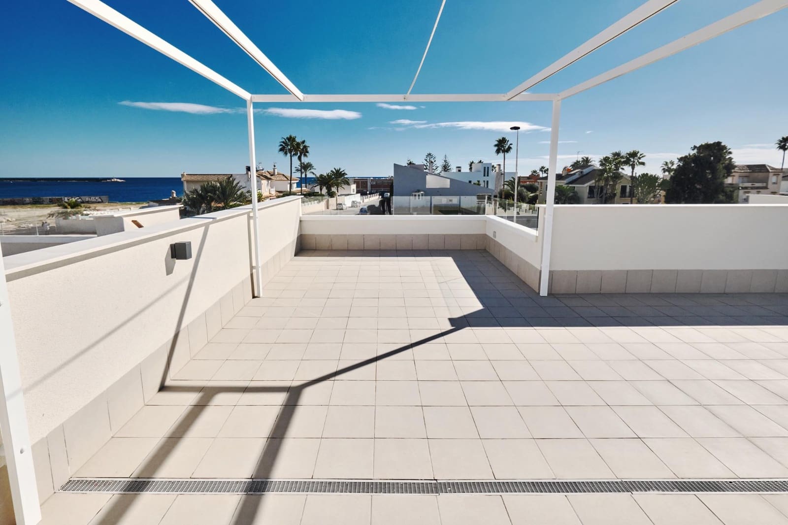 2 bedroom Bungalow for sale in Torrevieja with pool garage - € 380,000 (Ref: 9944670)