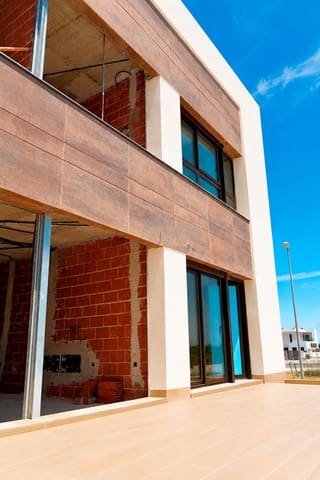 Chalet de 2 habitaciones en Dolores en venta con piscina garaje - 306.000 € (Ref: 9948548)