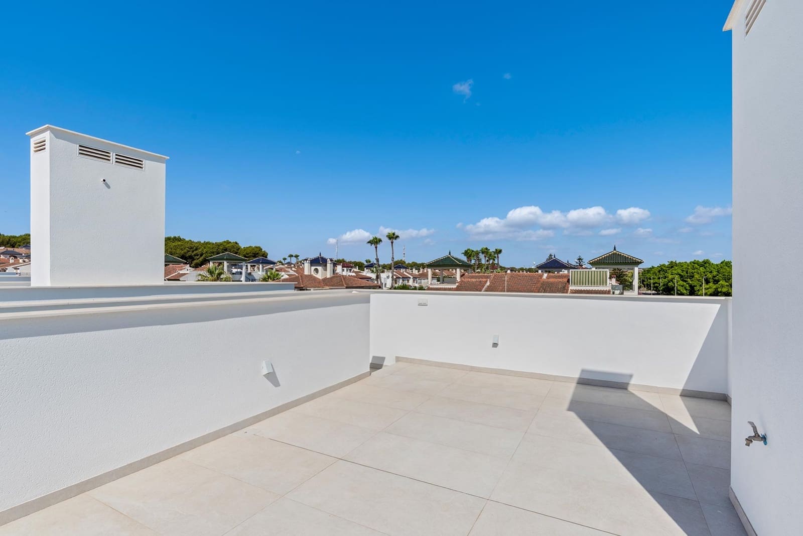 4 quarto Moradia para venda em Pilar de la Horadada com piscina garagem - 729 900 € (Ref: 9953221)