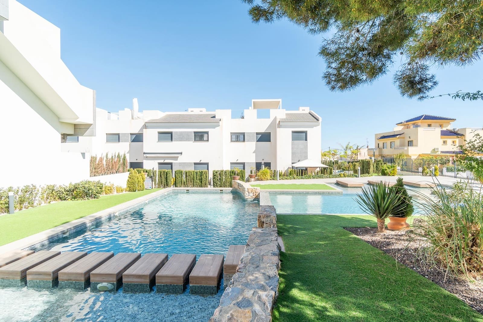 3 sovrum Bungalow till salu i Torrevieja med pool - 330 000 € (Ref: 9961157)