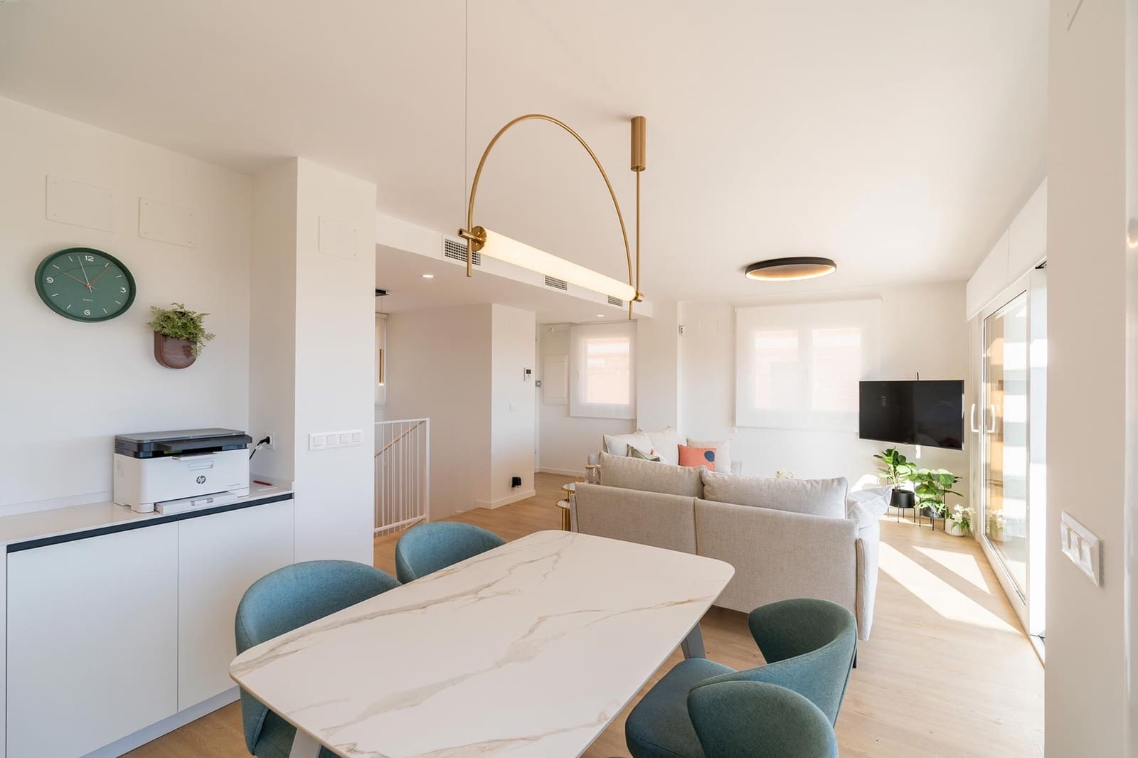 4 sypialnia Willa na sprzedaż w Miasto Alicante / Alacant z basenem garażem - 465 000 € (Ref: 9983906)