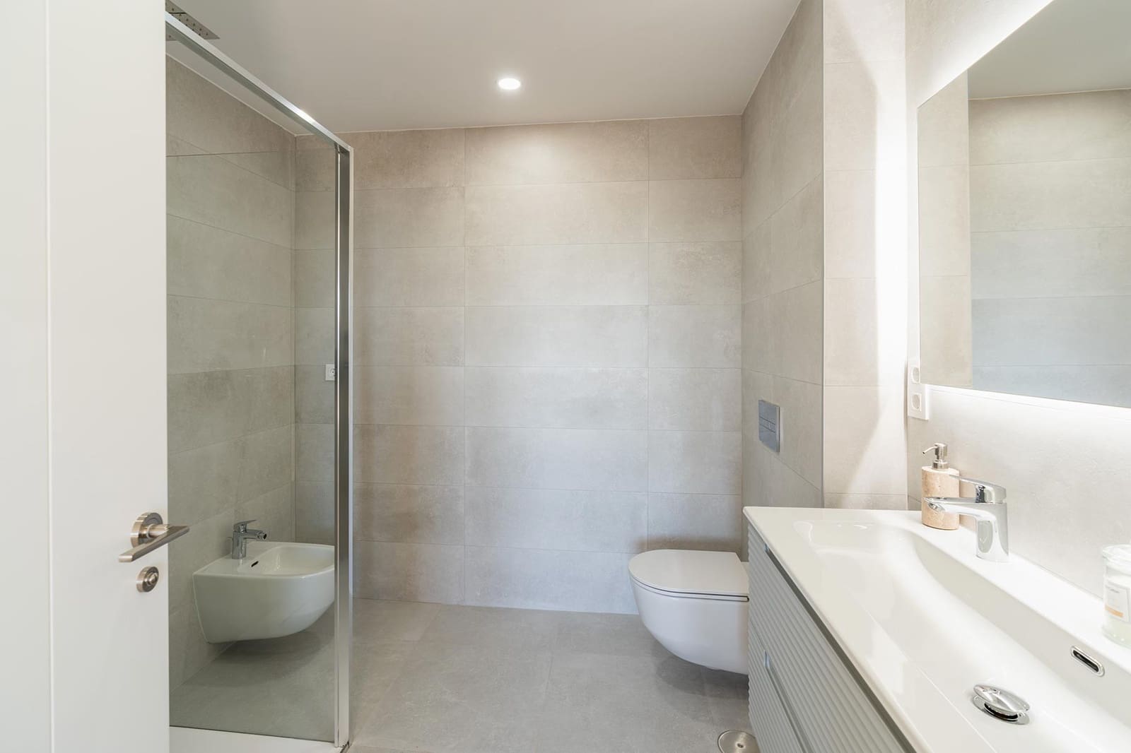 4 sypialnia Willa na sprzedaż w Miasto Alicante / Alacant z basenem garażem - 465 000 € (Ref: 9983906)