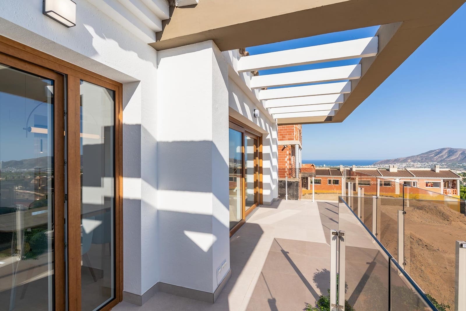 4 sypialnia Willa na sprzedaż w Miasto Alicante / Alacant z basenem garażem - 465 000 € (Ref: 9983906)