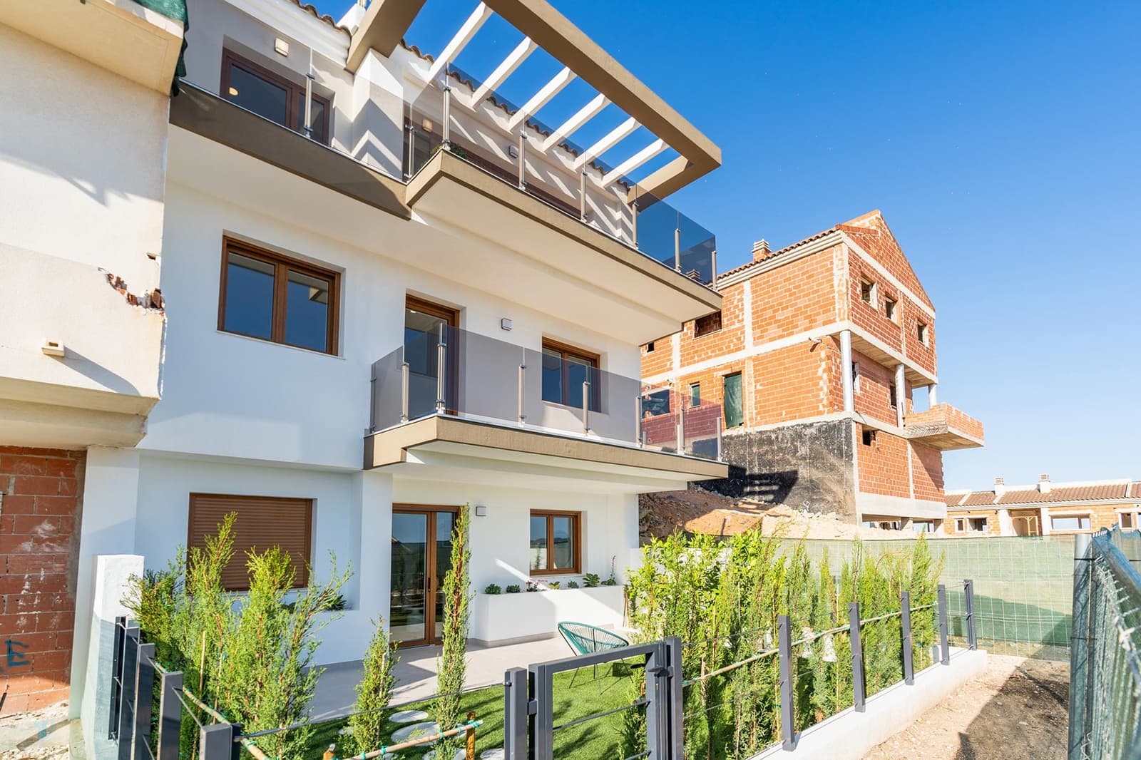 4 sypialnia Willa na sprzedaż w Miasto Alicante / Alacant z basenem garażem - 465 000 € (Ref: 9983906)