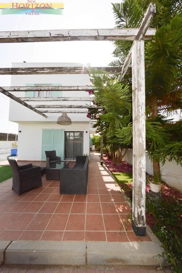 Chalet de 3 habitaciones en Zurgena en venta - 190.000 € (Ref: 10007961)