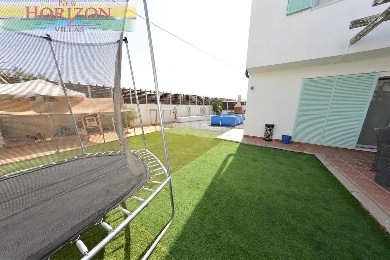 Chalet de 3 habitaciones en Zurgena en venta - 190.000 € (Ref: 10007961)