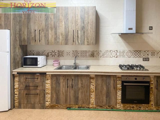 2 quarto Apartamento para arrendar em Albox - 600 € (Ref: 10009798)