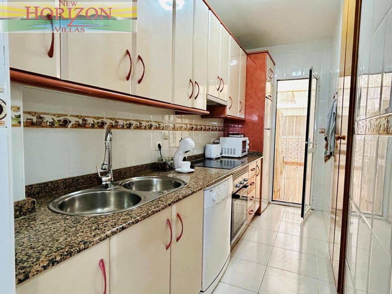 Piso de 3 habitaciones en El Pozo del Esparto en alquiler - 1.000 € (Ref: 10016795)