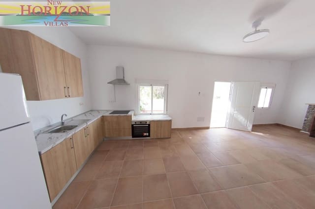 2 slaapkamer Villa te huur in Cantoria met garage - € 650 (Ref: 10081645)