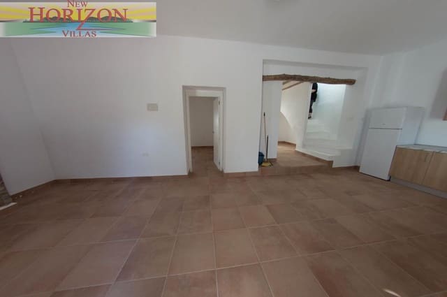 2 slaapkamer Villa te huur in Cantoria met garage - € 650 (Ref: 10081645)