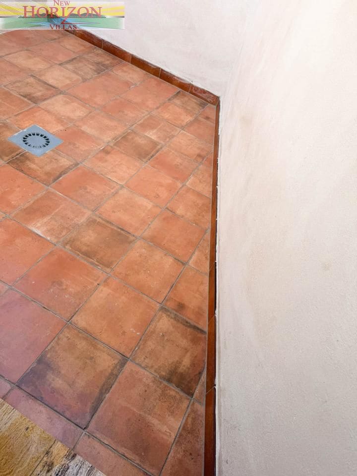 Villa/Maison de 2 chambres à louer à Fines - 650 € (Ref: 10103624)