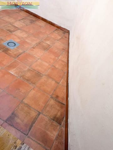 Villa/Maison de 2 chambres à louer à Fines - 650 € (Ref: 10103624)