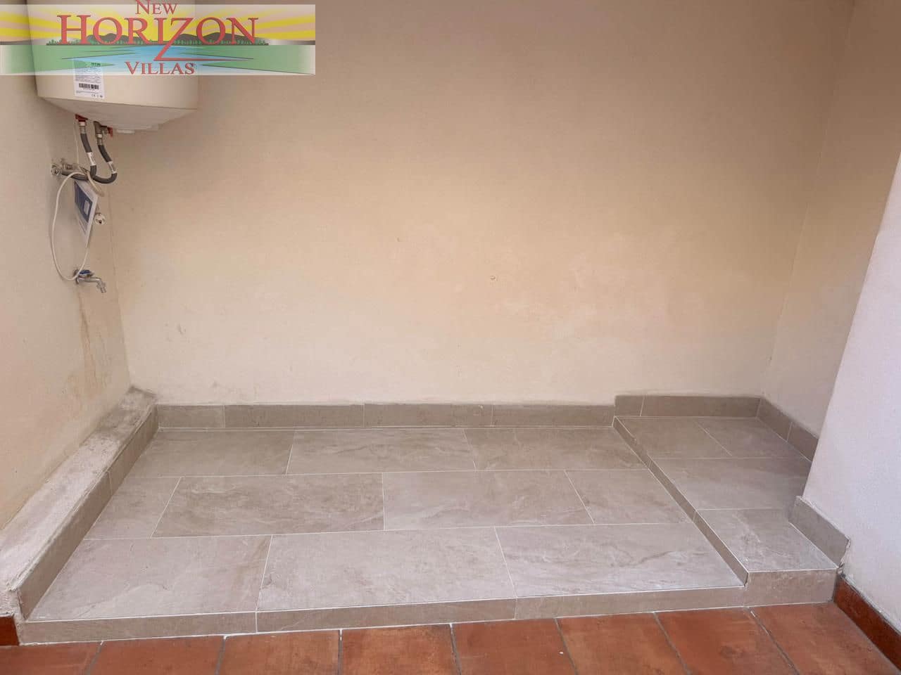 Villa/Maison de 2 chambres à louer à Fines - 650 € (Ref: 10103624)
