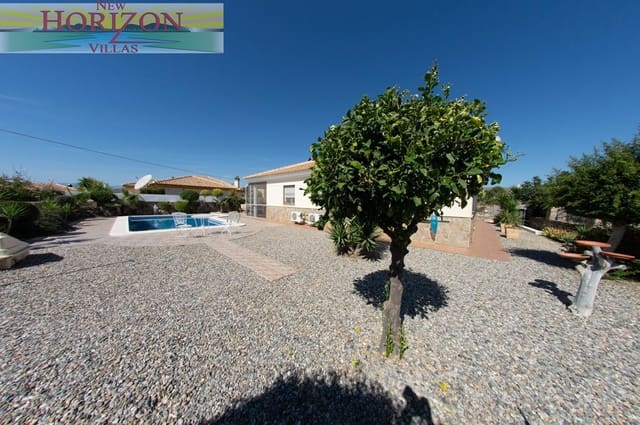 3 sypialnia Willa do wynajęcia w Zurgena z basenem garażem - 950 € (Ref: 10118204)