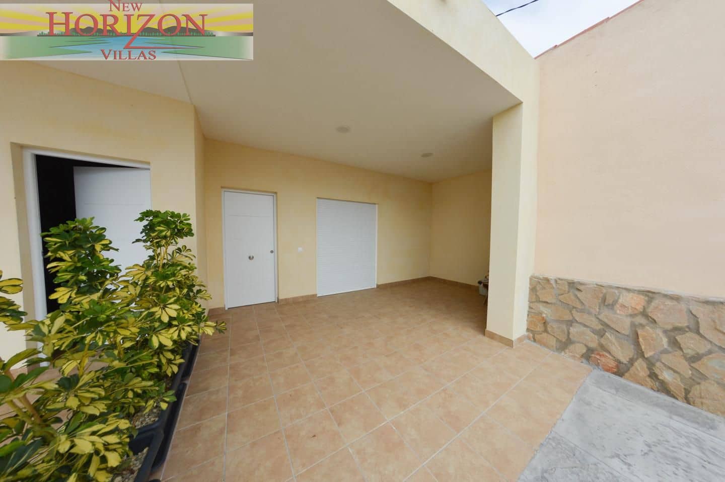 2 bedroom Villa for rent in Cuevas del Almanzora with garage - € 800 (Ref: 10130690)