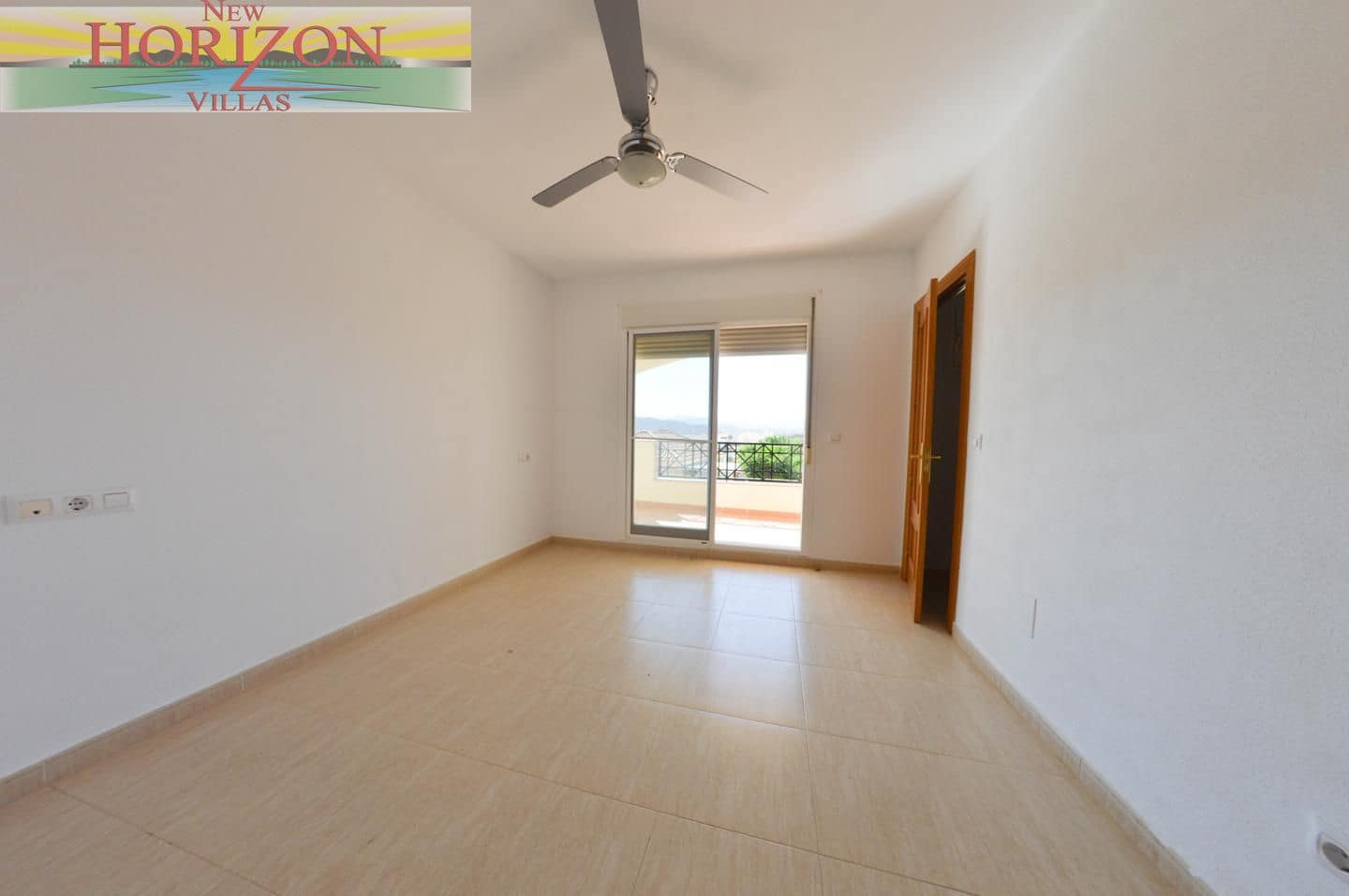3 bedroom Flat for sale in La Alfoquia with pool - € 149,000 (Ref: 10160440)