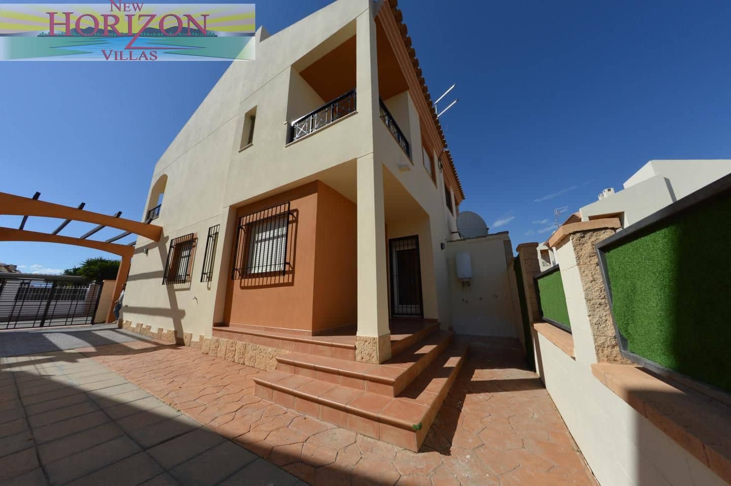 3 bedroom Flat for sale in La Alfoquia with pool - € 149,000 (Ref: 10160440)
