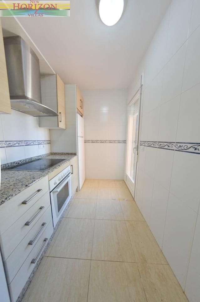 3 bedroom Flat for sale in La Alfoquia with pool - € 149,000 (Ref: 10160440)