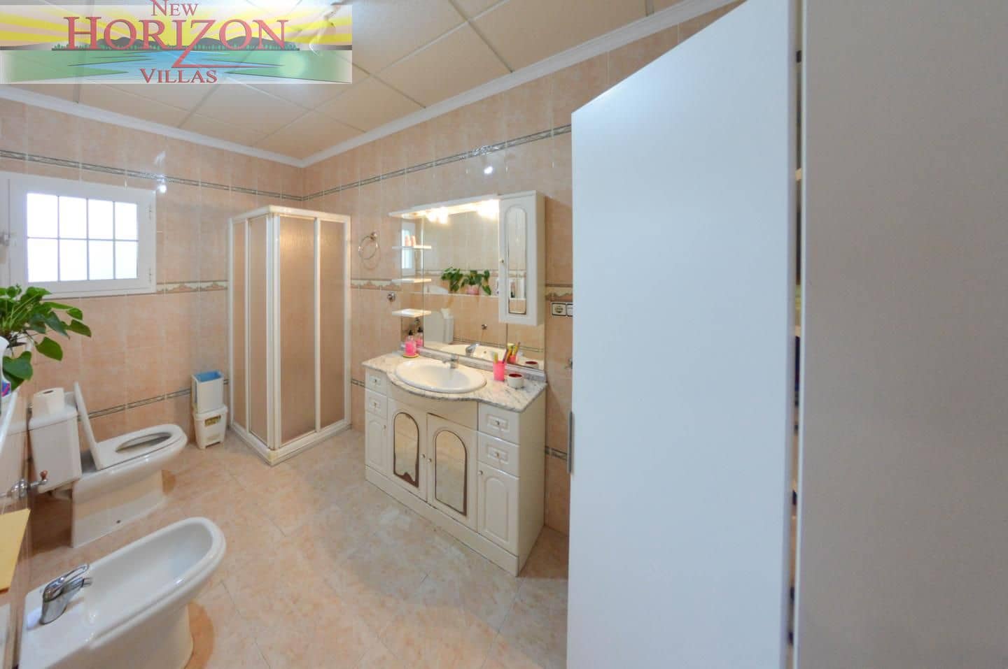 7 slaapkamer Villa te koop in Oria - € 130.000 (Ref: 10163577)