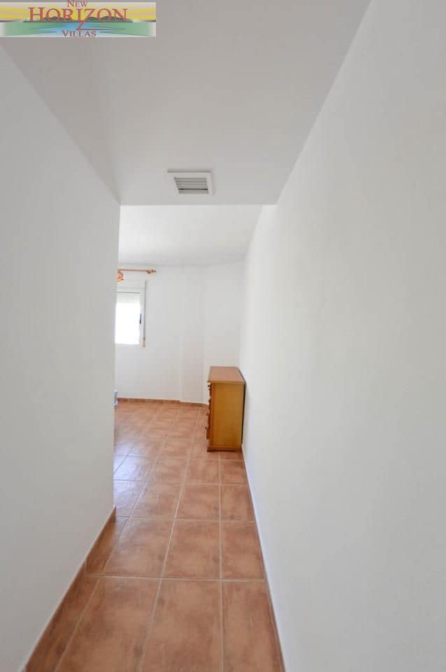 3 bedroom Flat for rent in Garrucha with garage - € 700 (Ref: 10165618)