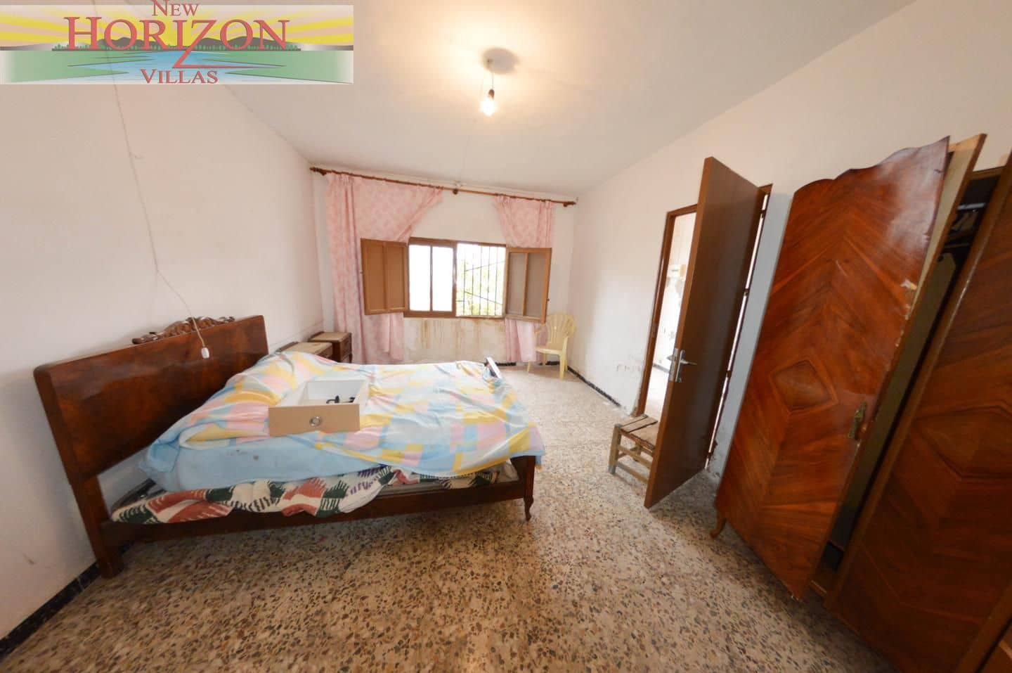 4 bedroom Villa for sale in Zurgena with garage - € 63,000 (Ref: 10169078)