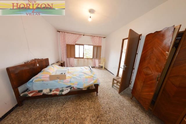 4 slaapkamer Villa te koop in Zurgena met garage - € 63.000 (Ref: 10169078)