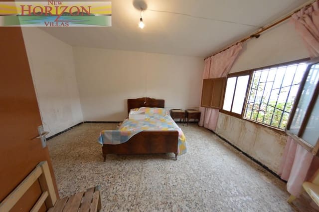 4 slaapkamer Villa te koop in Zurgena met garage - € 63.000 (Ref: 10169078)