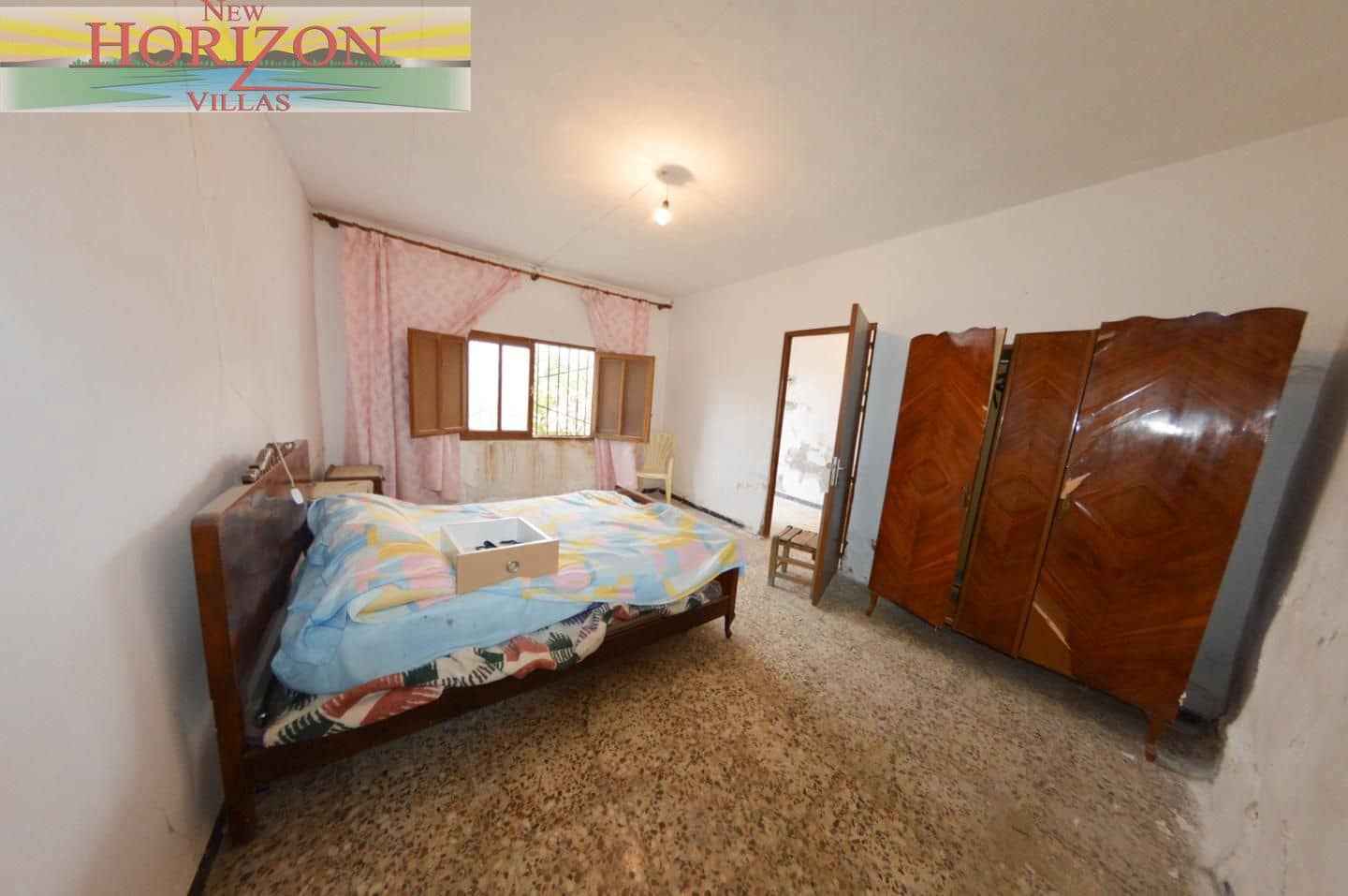 4 bedroom Villa for sale in Zurgena with garage - € 63,000 (Ref: 10169078)