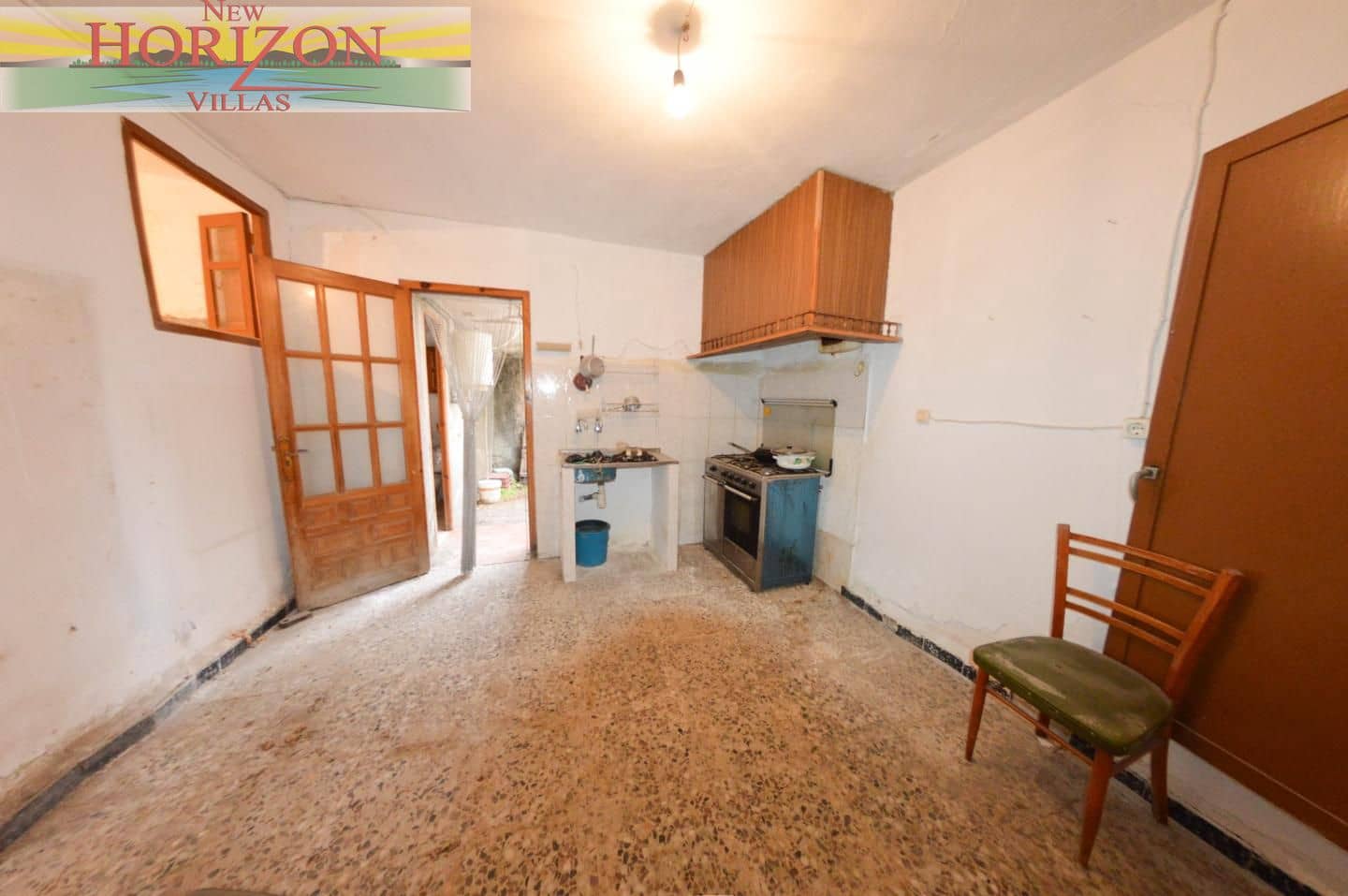 4 bedroom Villa for sale in Zurgena with garage - € 63,000 (Ref: 10169078)