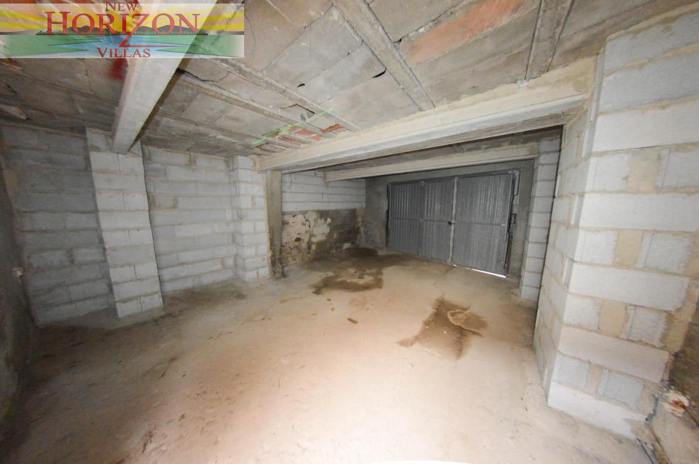4 bedroom Villa for sale in Zurgena with garage - € 63,000 (Ref: 10169078)
