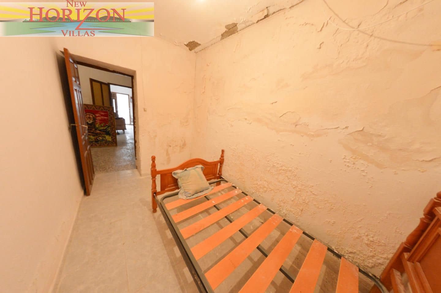 4 bedroom Villa for sale in Zurgena with garage - € 63,000 (Ref: 10169078)