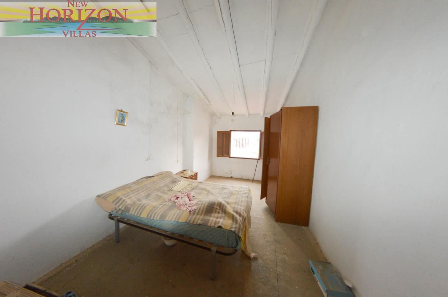 4 bedroom Villa for sale in Zurgena with garage - € 63,000 (Ref: 10169078)