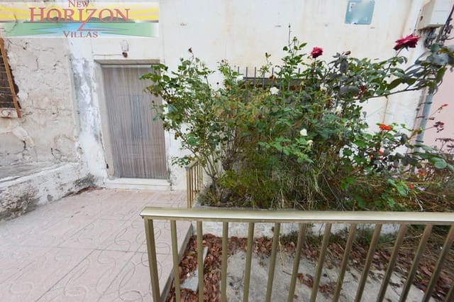4 slaapkamer Villa te koop in Zurgena met garage - € 63.000 (Ref: 10169078)