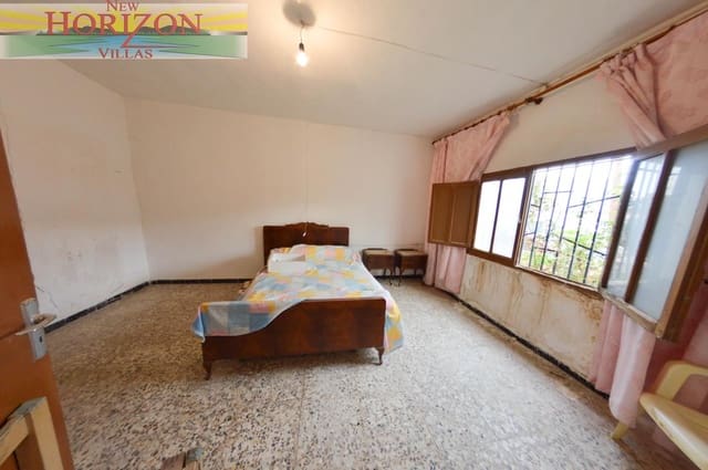 4 slaapkamer Villa te koop in Zurgena met garage - € 63.000 (Ref: 10169078)
