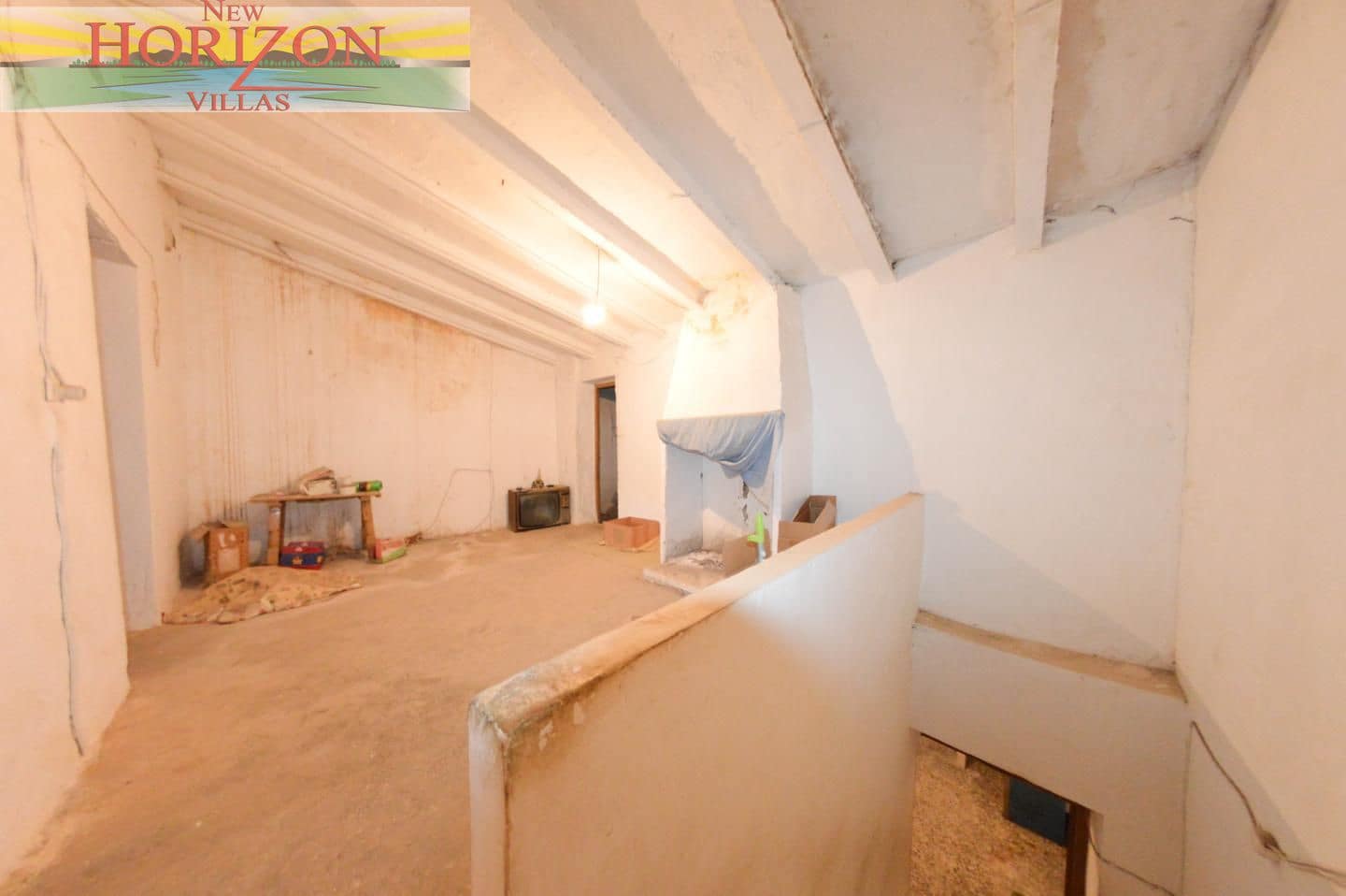 4 bedroom Villa for sale in Zurgena with garage - € 63,000 (Ref: 10169078)
