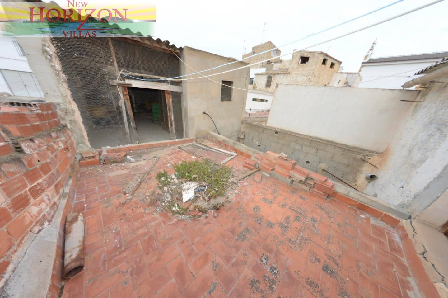 4 bedroom Villa for sale in Zurgena with garage - € 63,000 (Ref: 10169078)