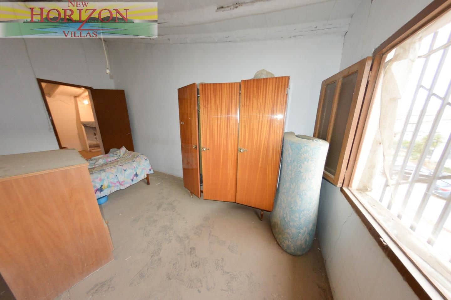 4 bedroom Villa for sale in Zurgena with garage - € 63,000 (Ref: 10169078)