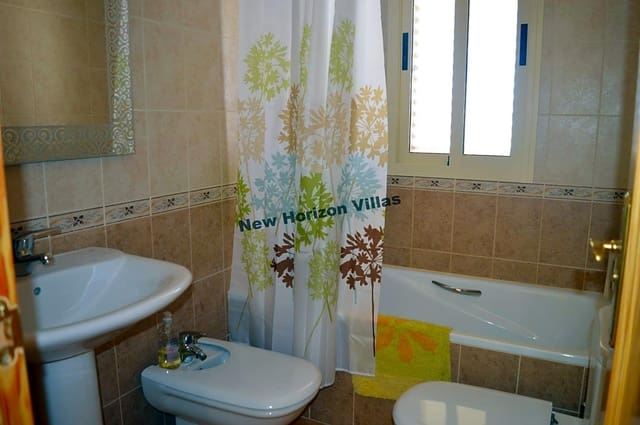 2 soveværelse Villa til leje i Zurgena med swimmingpool - € 570 (Ref: 3910524)