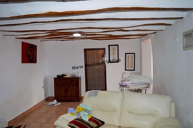 13 bedroom Finca/Country House for rent in Vélez-Rubio with pool garage - € 1,000 (Ref: 3956420)